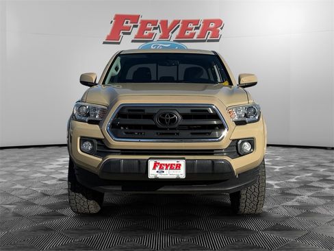 Used 2017 Toyota Tacoma SR5 image 8
