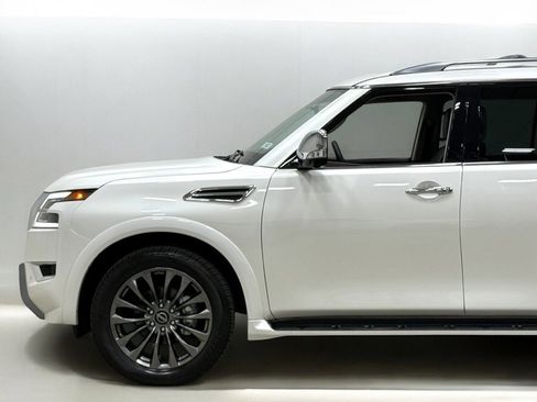 Used 2024 Nissan Armada Platinum w/ Captain's Chairs Package image 3