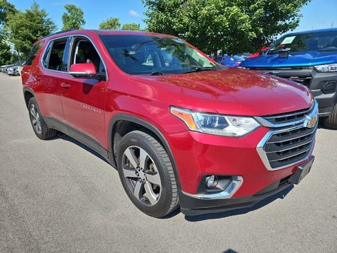 Used 2019 Chevrolet Traverse LT w/ LT Premium Package FWD image 2