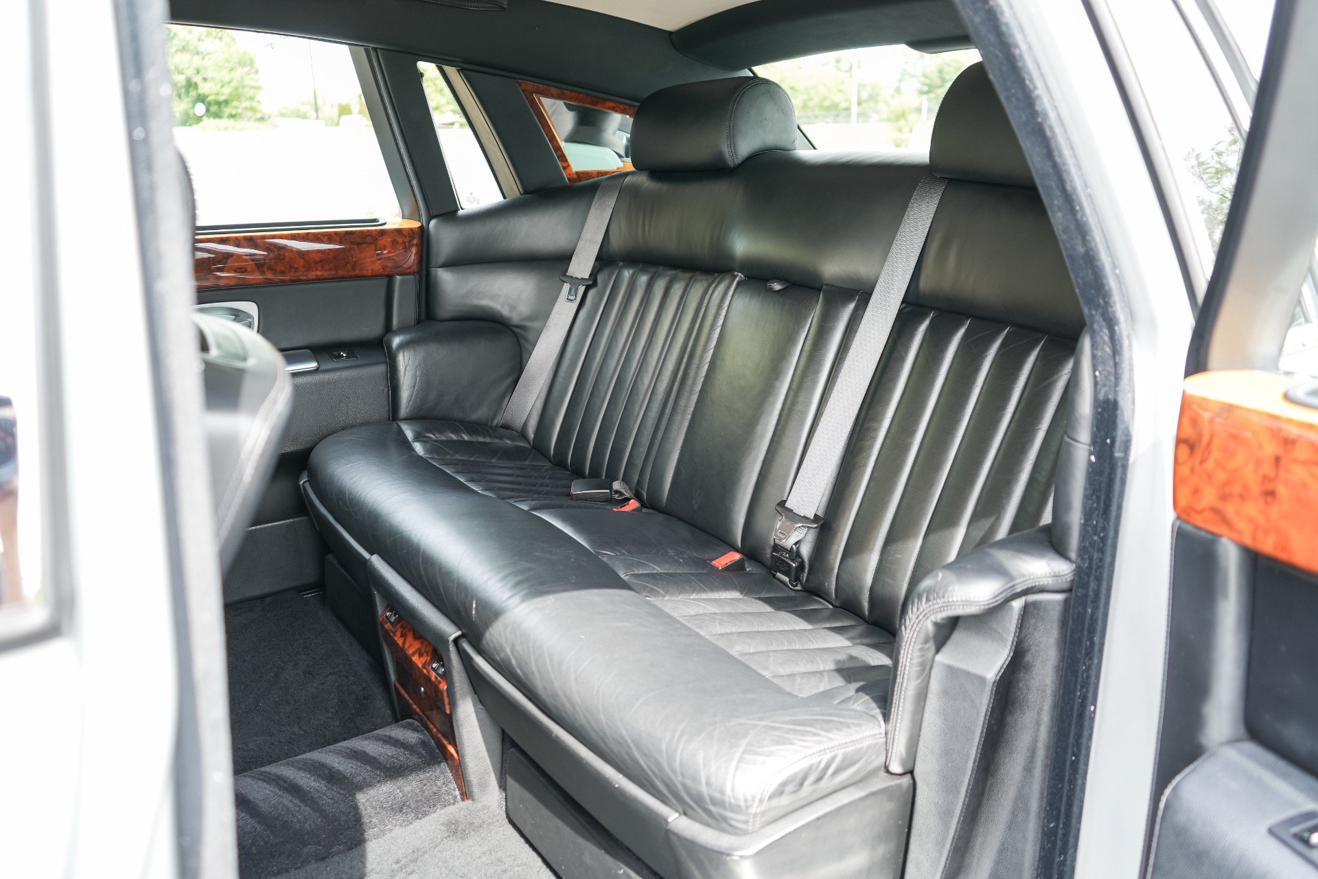 Used 2005 Rolls-Royce Phantom Sedan RWD image 23