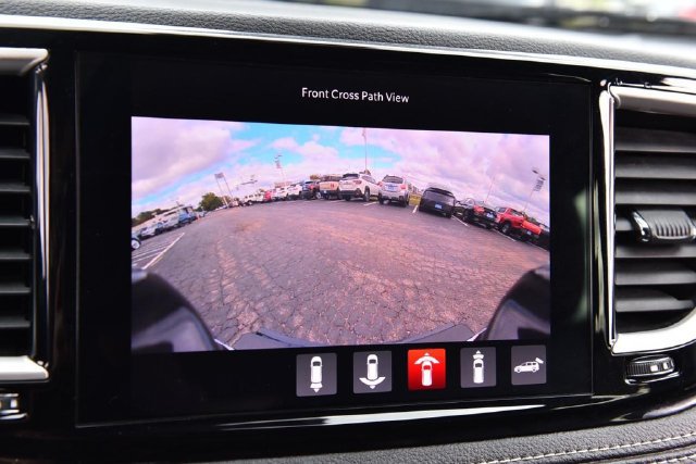 Used 2023 Chrysler Pacifica Touring-L w/ S Appearance Package FWD image 15