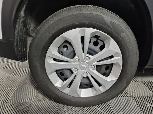 Certified 2025 Chevrolet Trax LS image 8