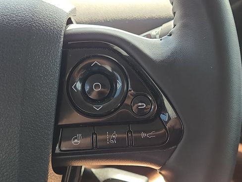 Certified 2021 Toyota Prius XLE FWD image 21