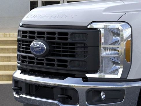New 2026 Ford F250 XL w/ XL Chrome Package image 17