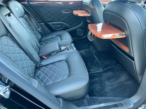 Used 2014 Bentley Mulsanne image 19