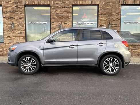 Used 2019 Mitsubishi Outlander Sport ES image 2