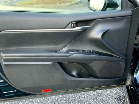 Used 2020 Toyota Camry SE image 22