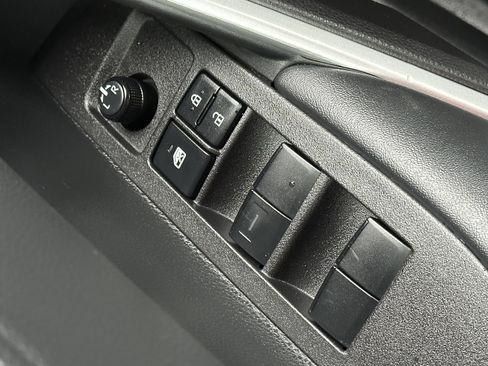 Used 2025 Toyota Corolla Cross AWD Hybrid image 40