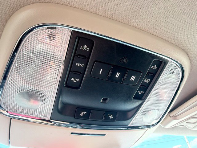 Used 2017 Chrysler 300 C w/ Safetytec Plus Group RWD image 23