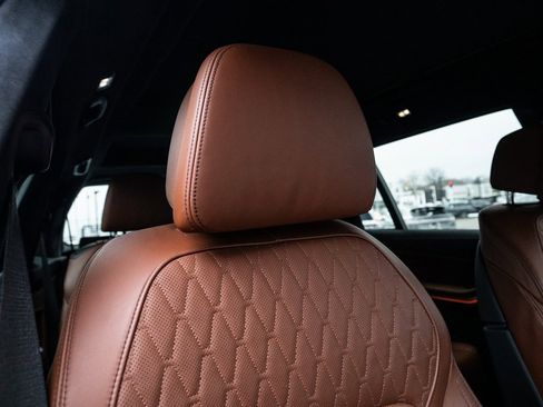 Used 2022 BMW X7 M50i image 15