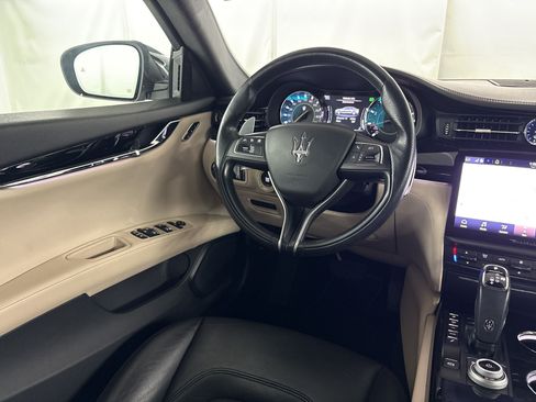 Used 2022 Maserati Quattroporte Modena Q4 AWD/4WD image 28