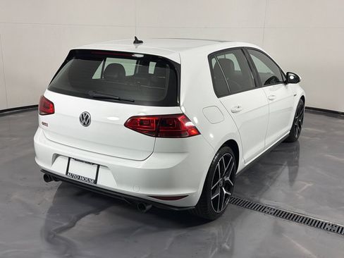 Used 2017 Volkswagen GTI SE FWD image 5