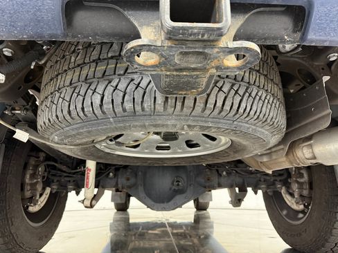 Used 2023 GMC Sierra 2500 AT4 image 48