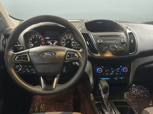 Used 2018 Ford Escape SE FWD image 10