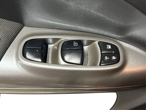 Used 2013 Nissan Juke SV image 20