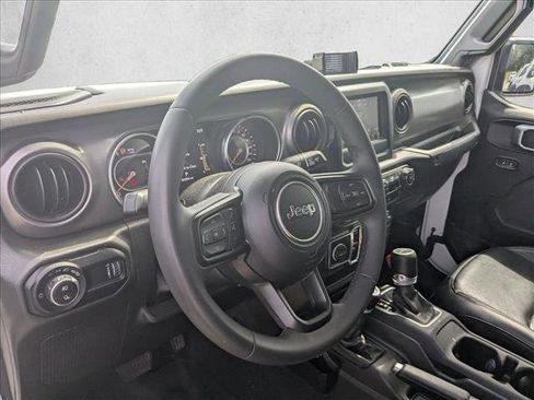 Used 2023 Jeep Gladiator Sport AWD/4WD image 10