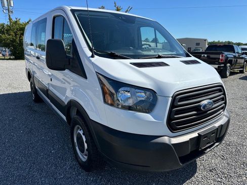 Used 2019 Ford Transit 250 130 Low Roof RWD image 4