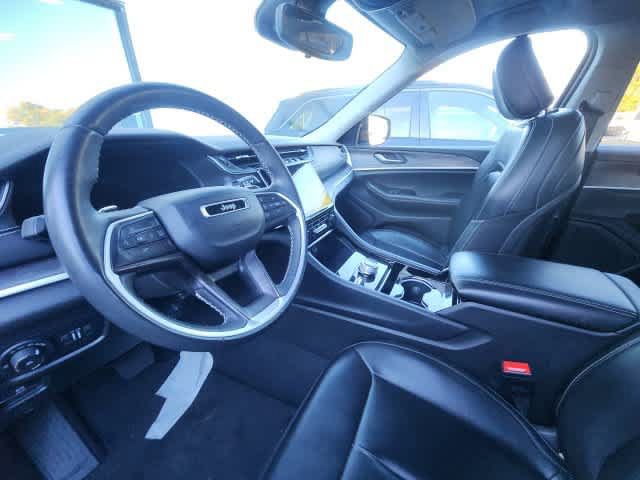 Used 2023 Jeep Grand Cherokee L Limited AWD/4WD image 24