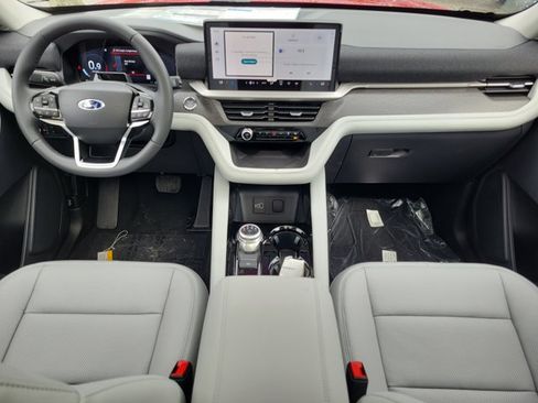 New 2026 Ford Explorer Platinum w/ LUX Leather Package AWD/4WD image 17