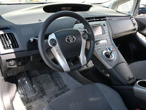Used 2015 Toyota Prius Three FWD image 9