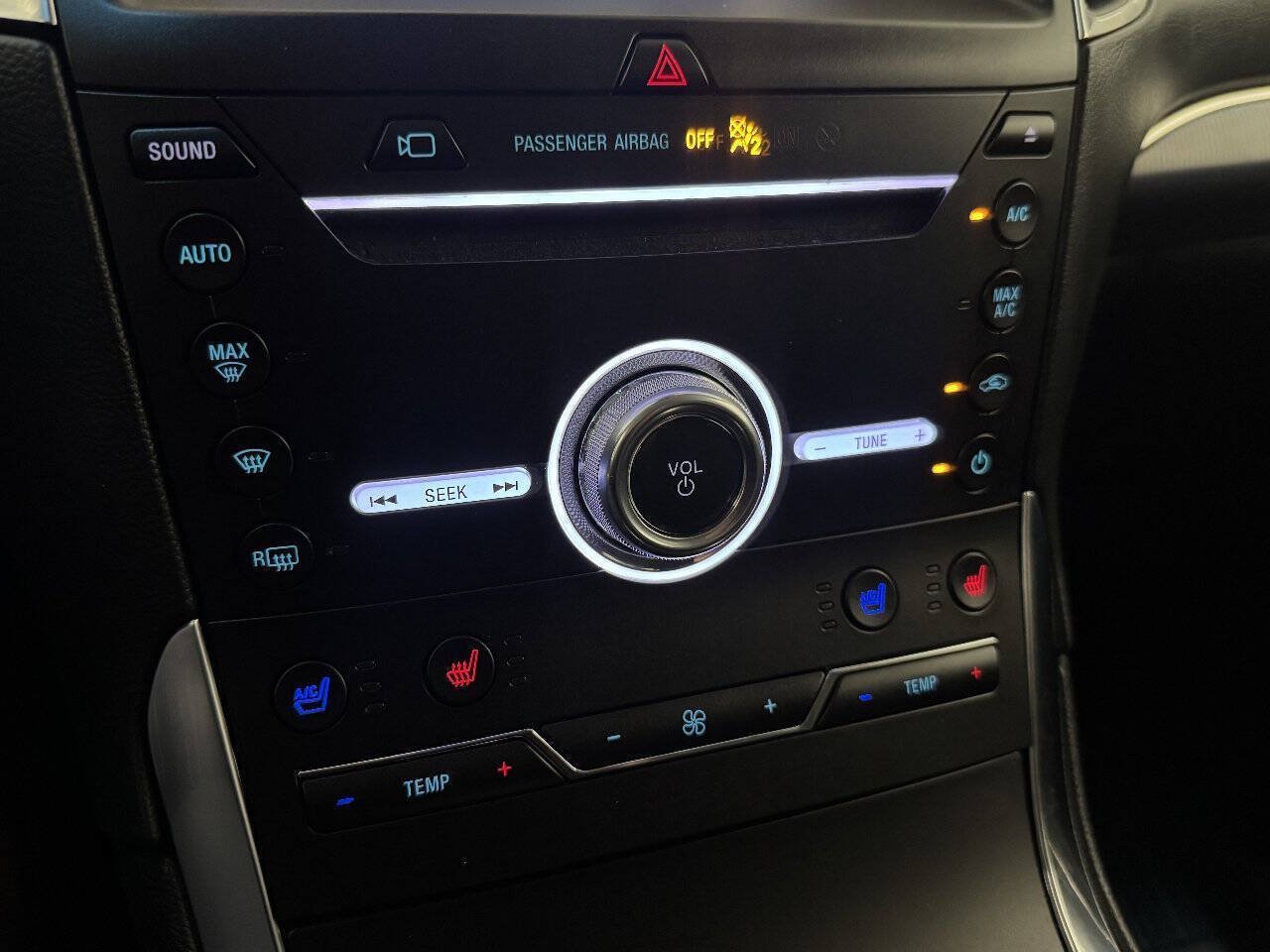 Used 2019 Ford Edge Titanium w/ Equipment Group 301A AWD/4WD image 42