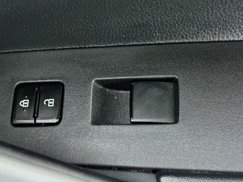 Used 2024 Toyota Corolla Cross LE image 29