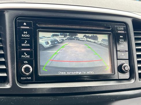 Used 2017 Mitsubishi Lancer ES image 18