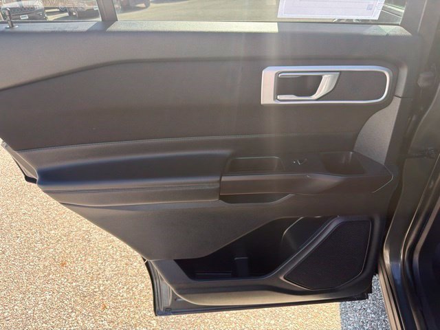 Used 2020 Ford Explorer XLT AWD/4WD image 14