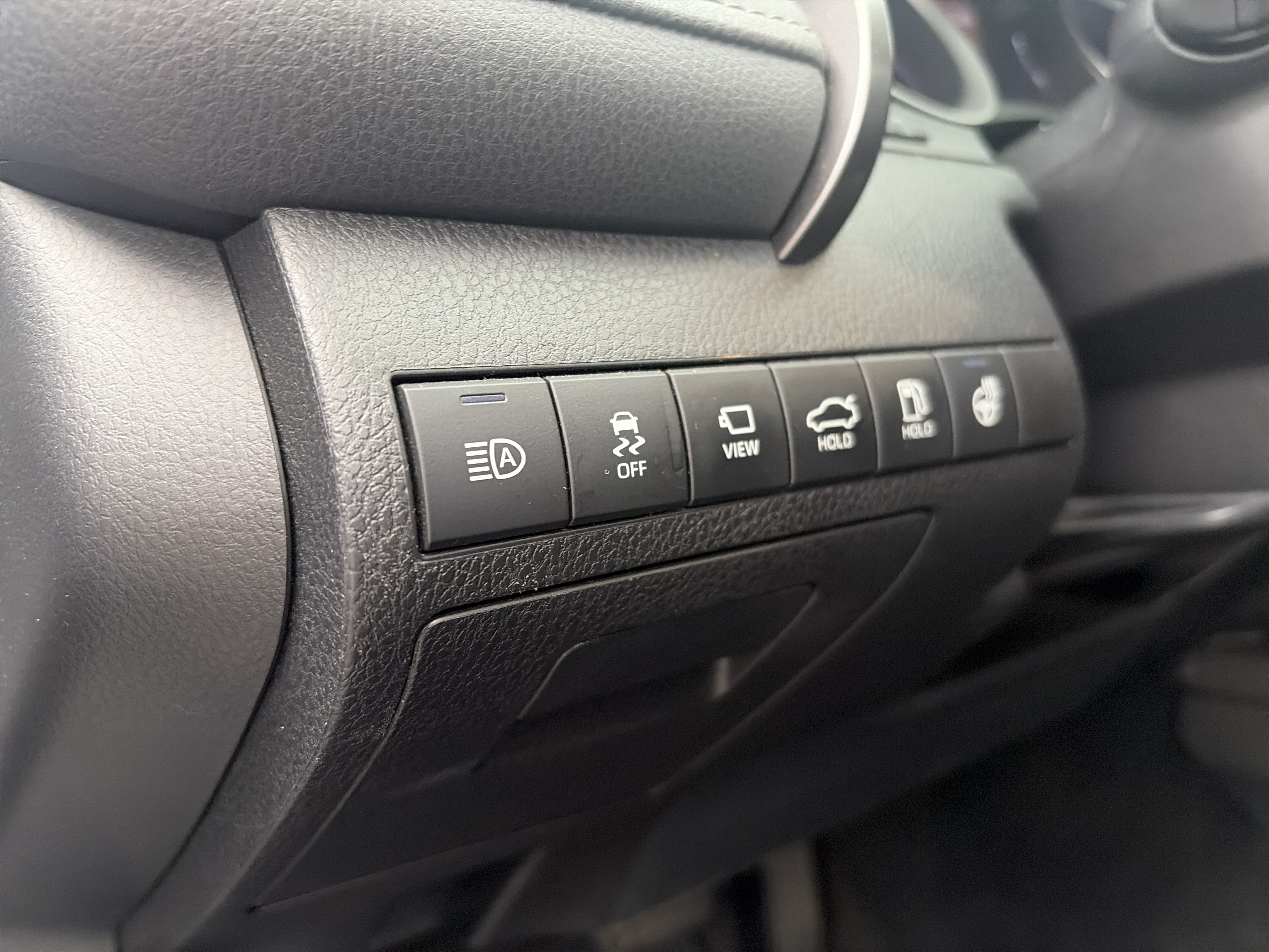 Used 2022 Toyota Camry XLE w/ Navigation Package FWD image 18