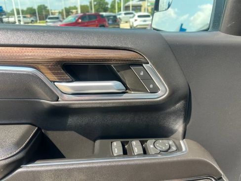 Used 2023 Chevrolet Silverado 1500 LT AWD/4WD image 25