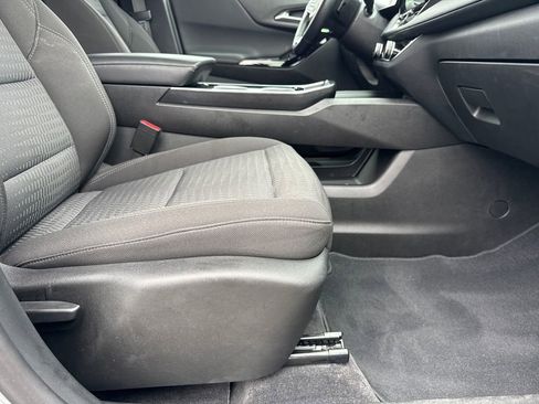 Certified 2025 Chevrolet Equinox LT image 13