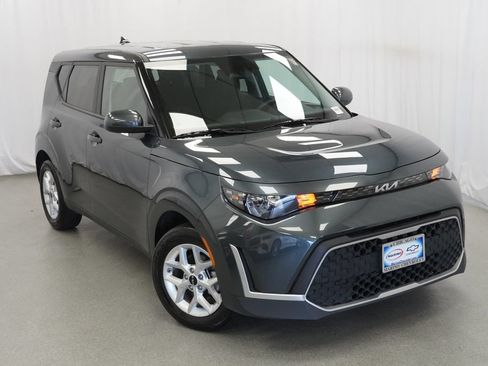 Used 2025 Kia Soul LX w/ LX Technology Package FWD image 35
