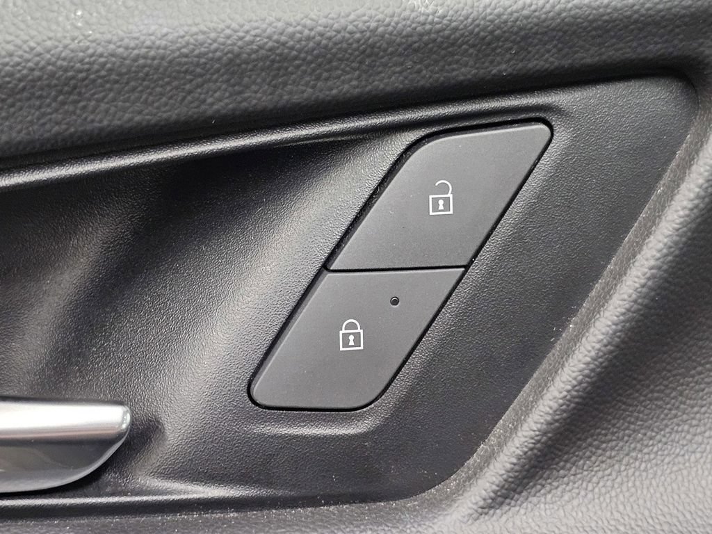 Used 2025 Chevrolet Equinox LT FWD image 26