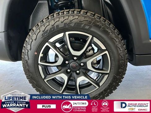 Used 2025 Jeep Compass Trailhawk image 13