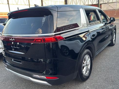 Used 2024 Kia Carnival LX FWD image 4
