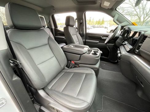 Used 2025 GMC Sierra 1500 SLT AWD/4WD image 32