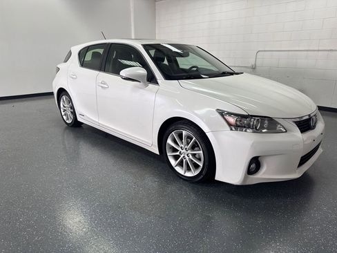 Used 2013 Lexus CT 200h w/ Premium Pkg w/Navigation image 2