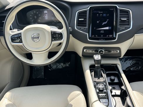 Used 2020 Volvo XC90 T6 Momentum AWD/4WD image 22