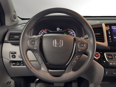 Used 2017 Honda Pilot Touring image 20