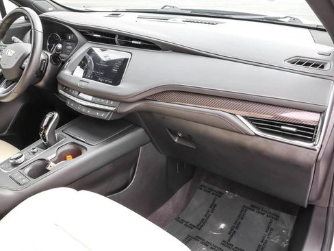 Used 2023 Cadillac XT4 Sport AWD/4WD image 39