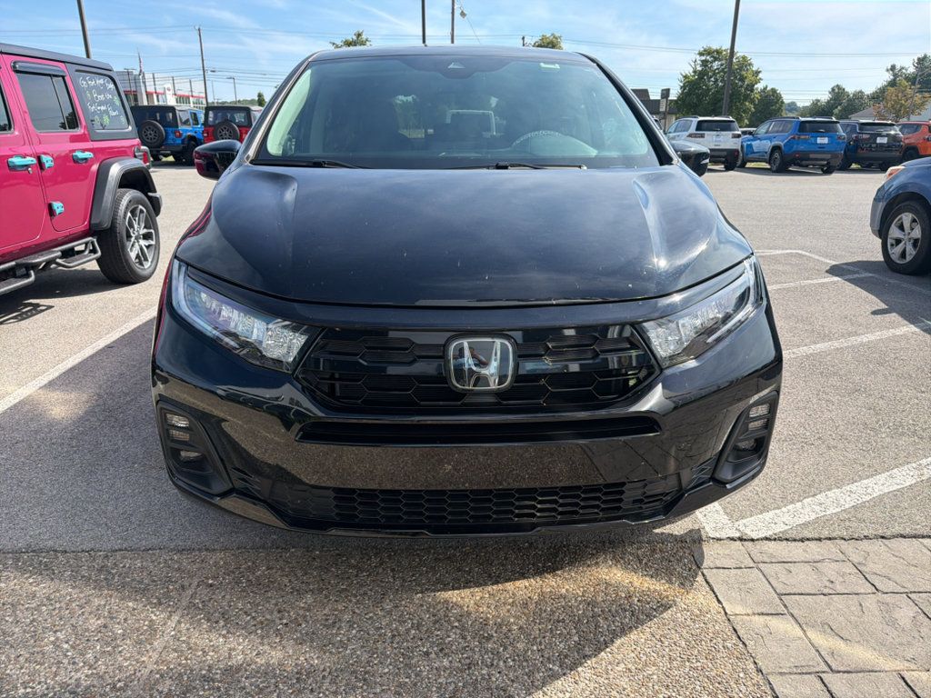 Used 2025 Honda Odyssey Touring image 1