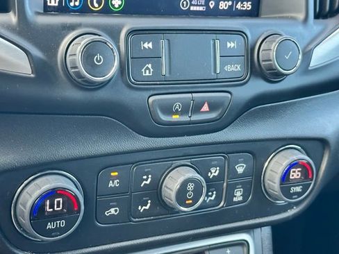 Used 2024 GMC Terrain SLT image 22