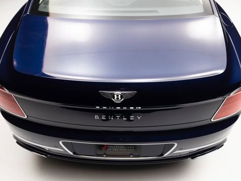 Used 2021 Bentley Flying Spur W12 image 32