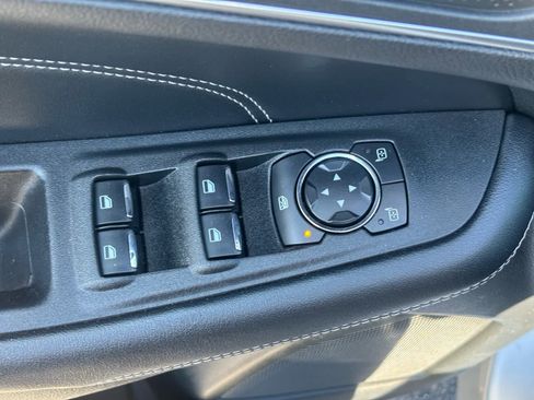 Used 2022 Ford Edge Titanium image 15