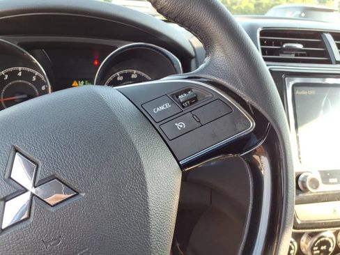 Used 2022 Mitsubishi Outlander Sport SE FWD image 9