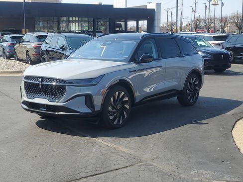 New 2026 Lincoln Nautilus Reserve image 2