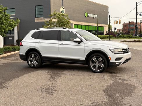 Used 2018 Volkswagen Tiguan SEL Premium AWD/4WD image 9
