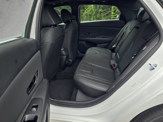 New 2026 Hyundai Elantra SEL Sport FWD image 14