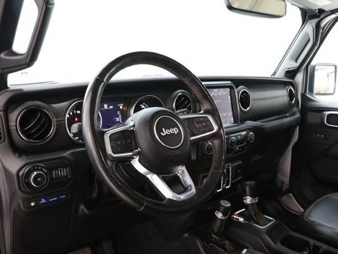 Used 2022 Jeep Wrangler Unlimited Sahara AWD/4WD image 17