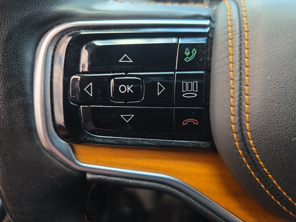Used 2023 Jeep Grand Wagoneer Series III AWD/4WD image 20